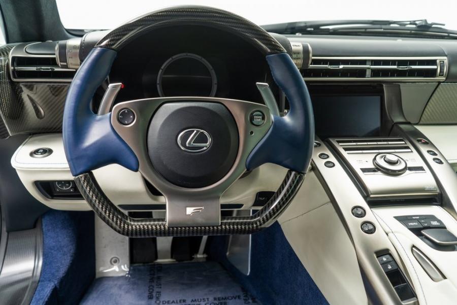 Панель приборов Lexus LF-A (108) 2012 года  (фото 11 из 34)